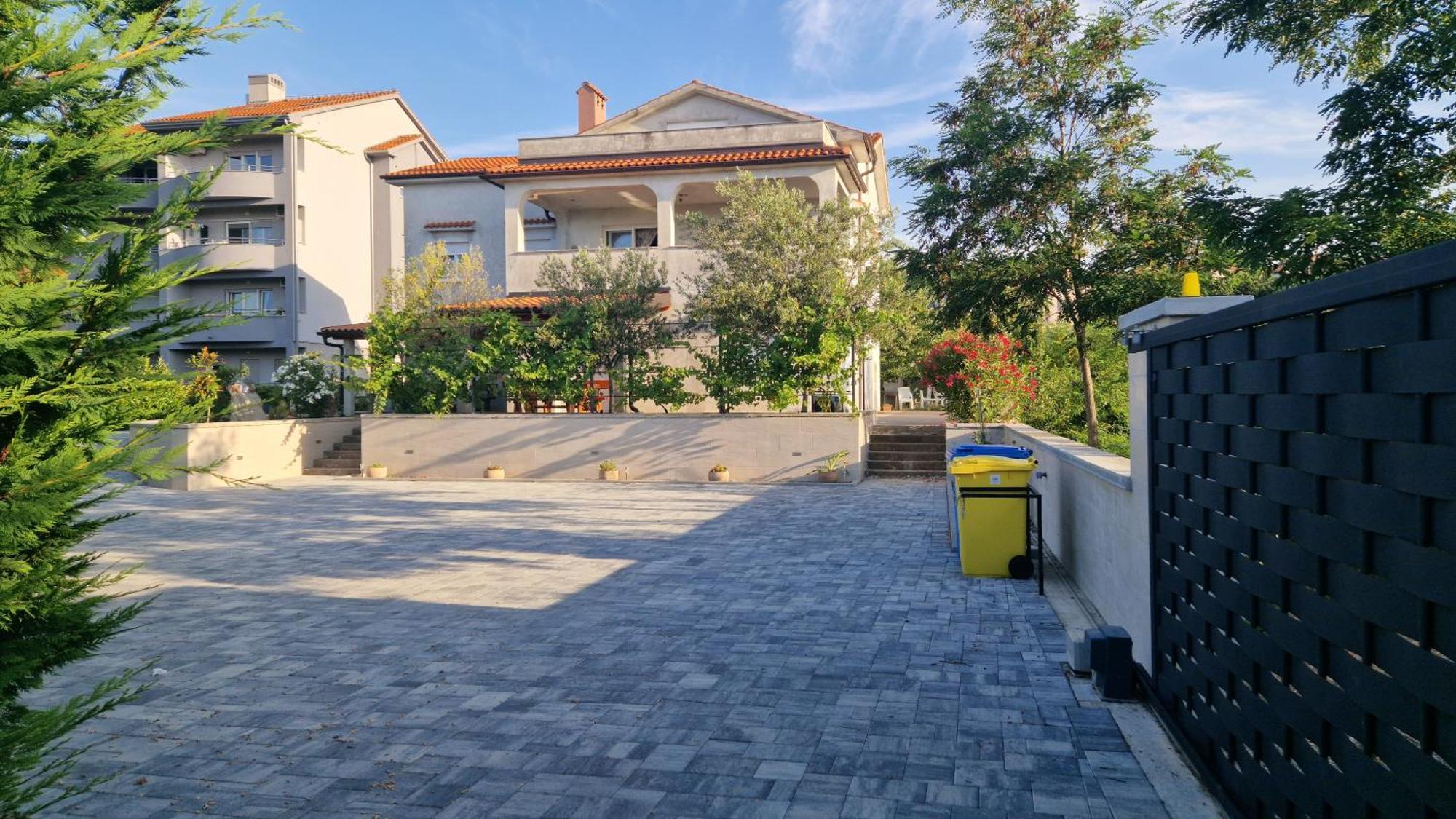 Apartments In Rijeka, Free Parking And Large Terrace, 15Min Drive From The Beach Exterior foto